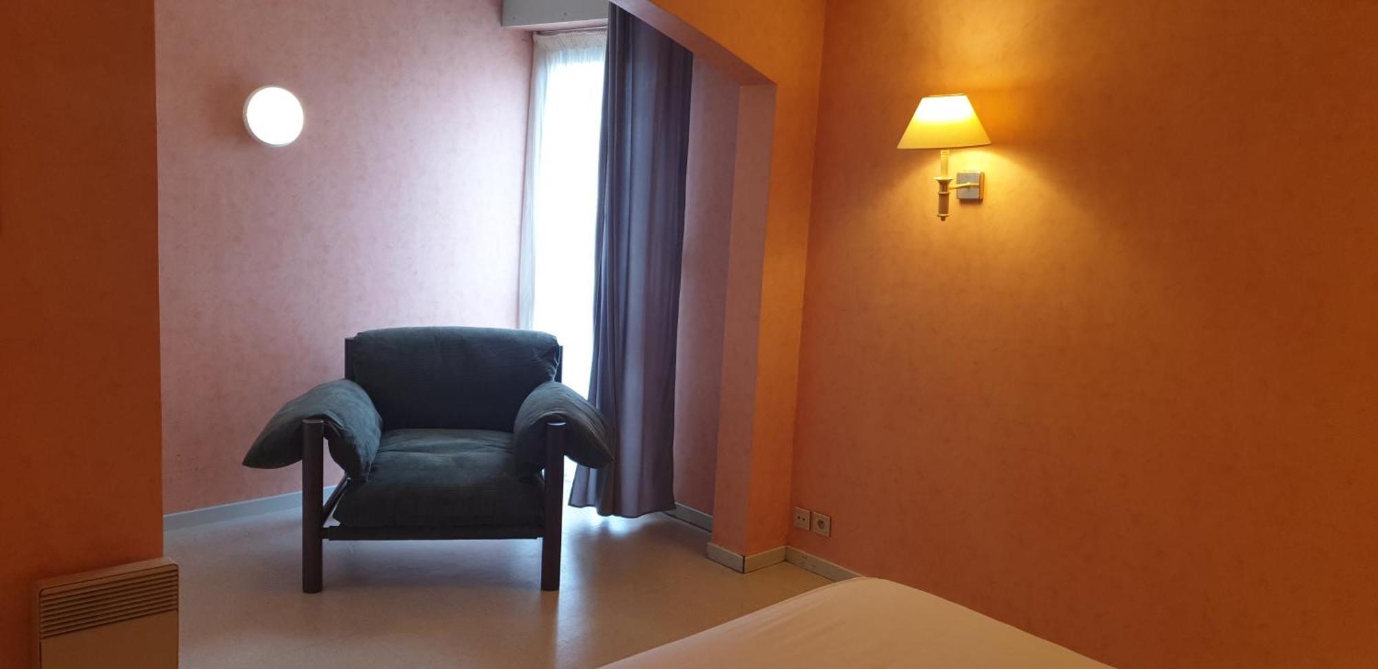 Logis L'Auberge Bourbonnaise Saint-Yorre Экстерьер фото