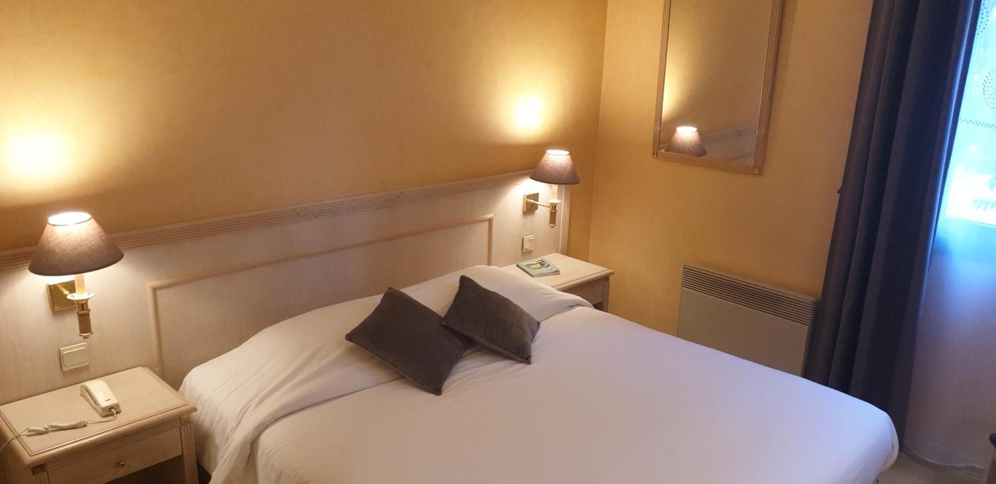 Logis L'Auberge Bourbonnaise Saint-Yorre Экстерьер фото