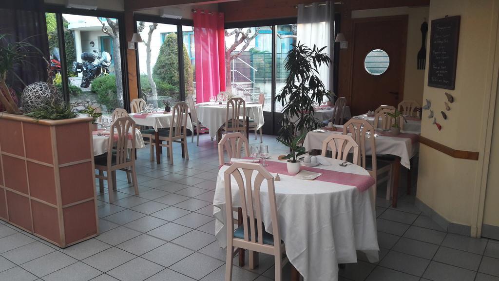 Logis L'Auberge Bourbonnaise Saint-Yorre Экстерьер фото