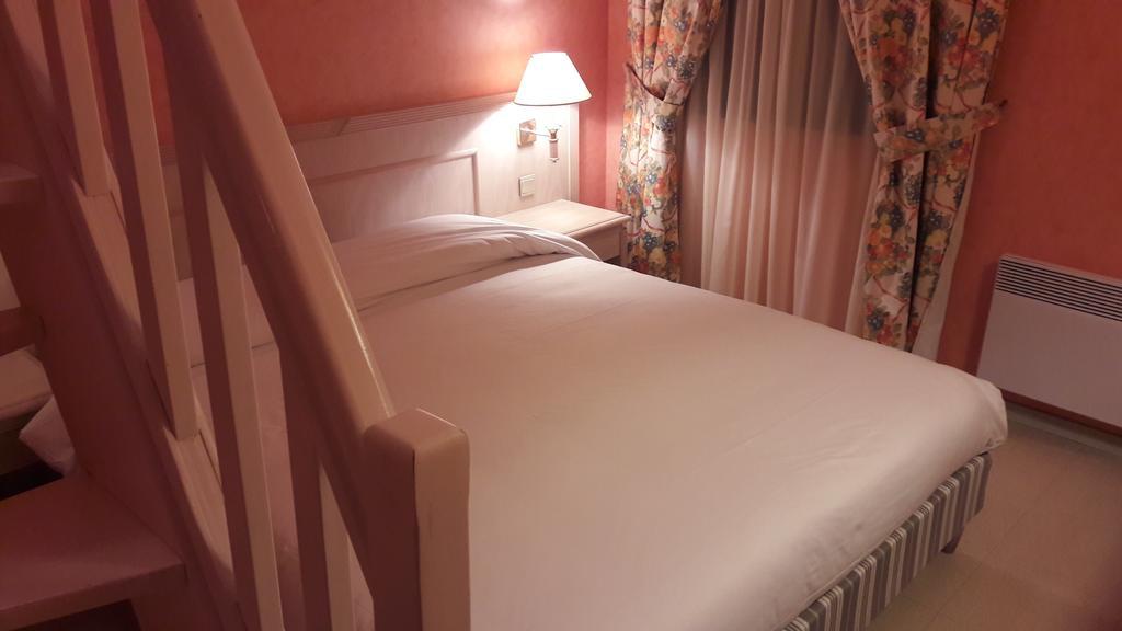 Logis L'Auberge Bourbonnaise Saint-Yorre Экстерьер фото