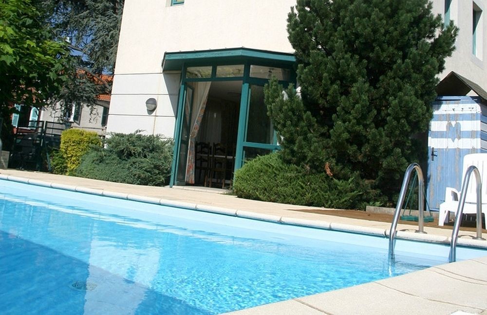 Logis L'Auberge Bourbonnaise Saint-Yorre Экстерьер фото